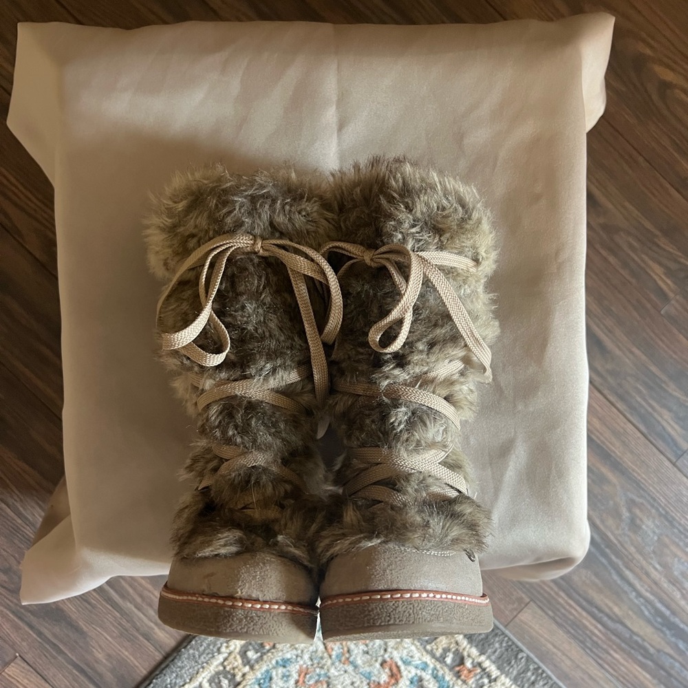 Furry high-heeled suede designer boots - Picture 5 of 11